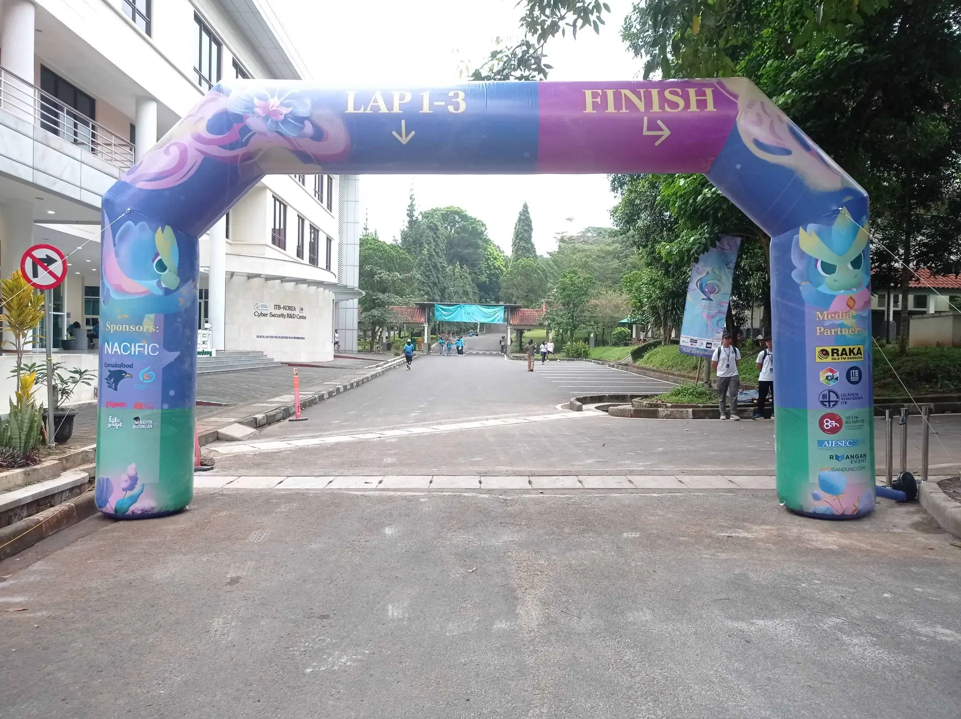 Balon Gate ITB Bandung